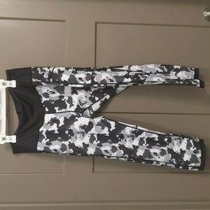 CVG reversible camo capri